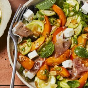 Salade d'été sucrée salée