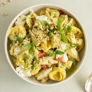 Salade de pâtes au pesto d'artichauts