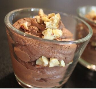 Mousse au chocolat, poivre de Java, chataîgne